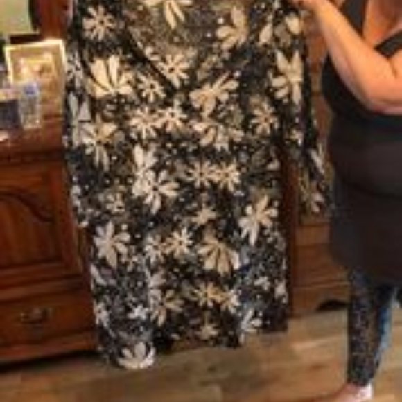 Black and White mini dress - Picture 2 of 2